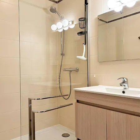 Apartman 2 Pieces, Climatise, 100m Plage, Parking, - Fr-1-251-218
